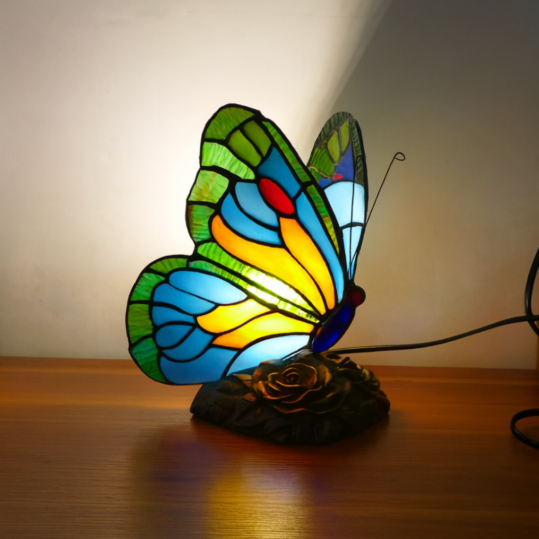 Gebeeldhouwde blauwe vlinderlamp